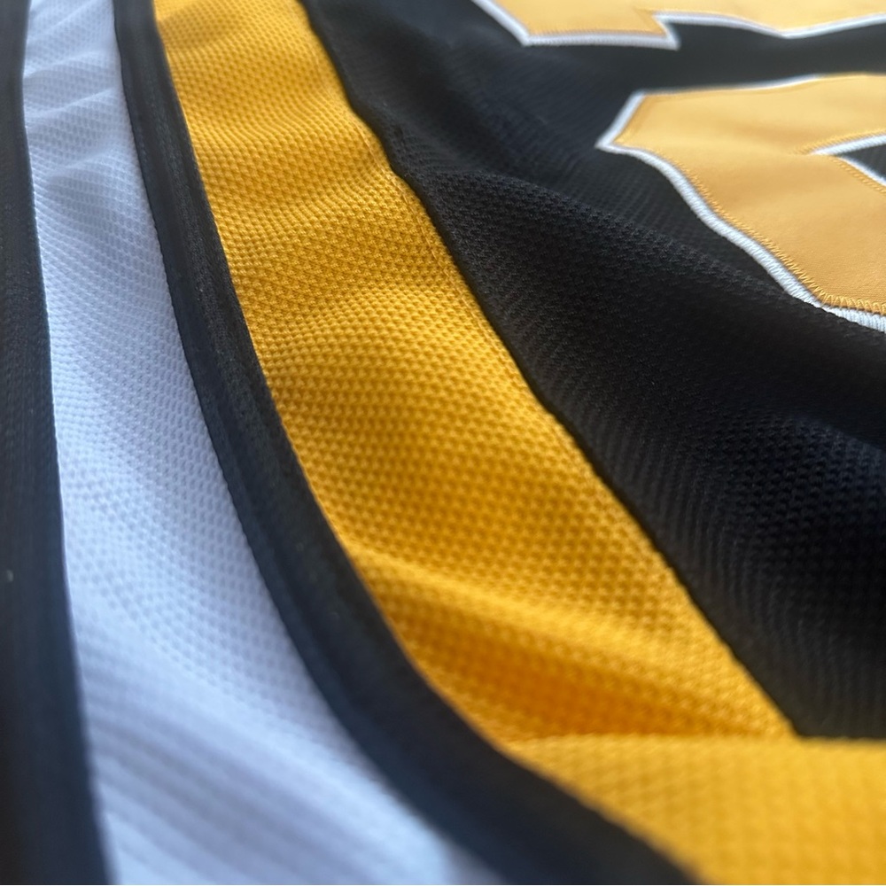 NEW Happy Gilmore Boston Black and Yellow Hockey Golf Jersey - Picture 9 of 14